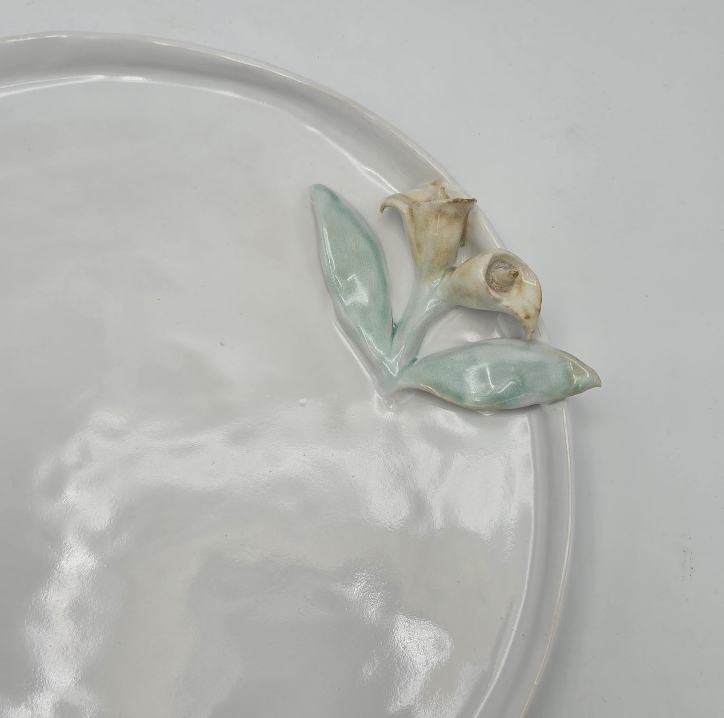 Calla Mist Flat Plate Medium