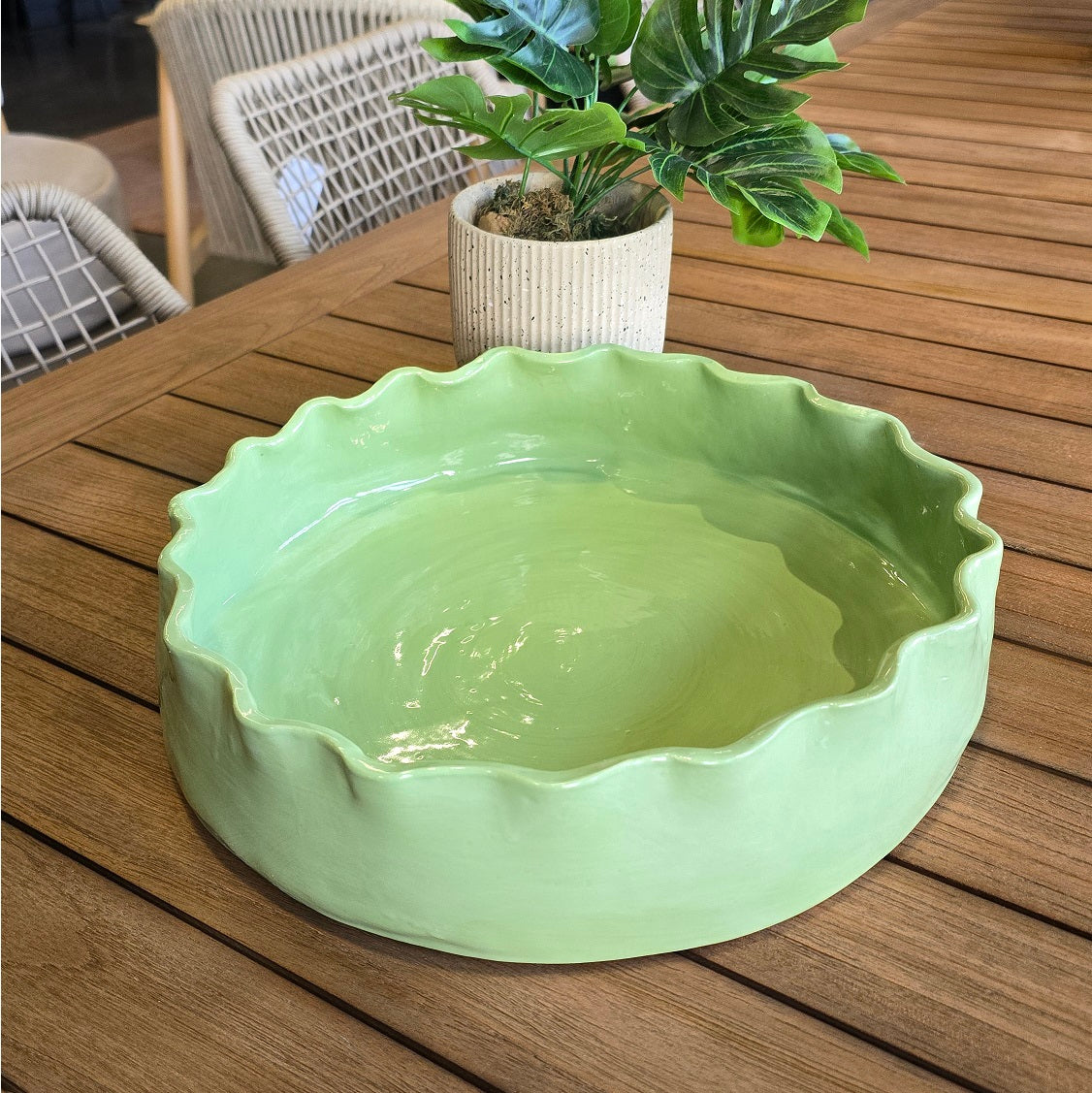 Ruffle Fresh Green Serving Dish Medium